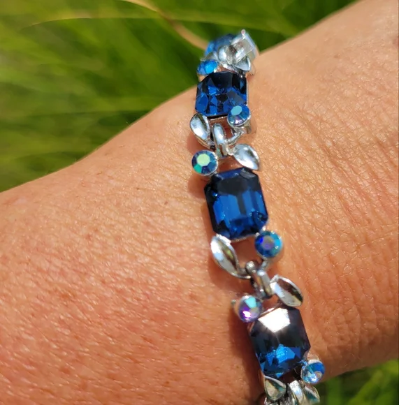 Lisner Bracelet ~ Vintage Faux Sapphire ~ Aurora Borealis ~ Pretty! *See Notes* - Picture 7 of 16